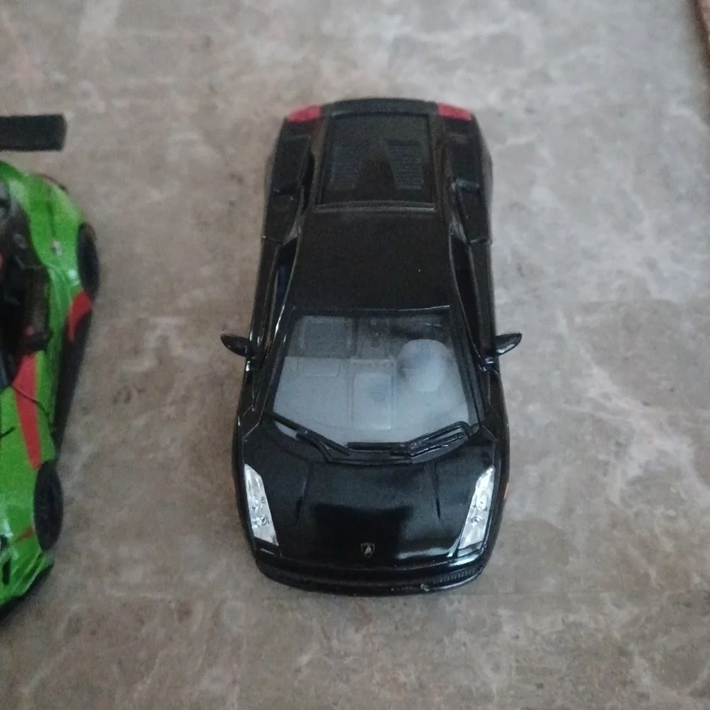 - - Bundle of 4 kidds 🚗